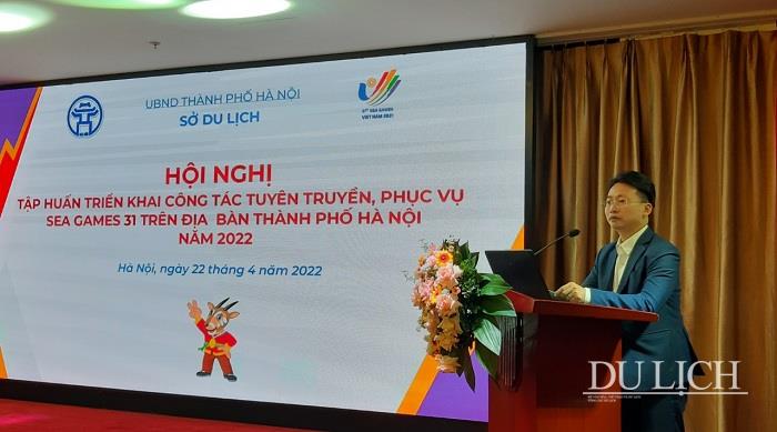 Ông Trần Trung Hiếu - Phó Giám đốc Sở Du lịch Hà Nội, Phó Trưởng Tiểu ban Hậu cần và Dịch vụ công cộng phát biểu khai mạc Hội nghị.
